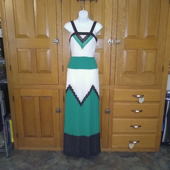 green emerald velvet dress Liv Pleated Dress in Dark Forest